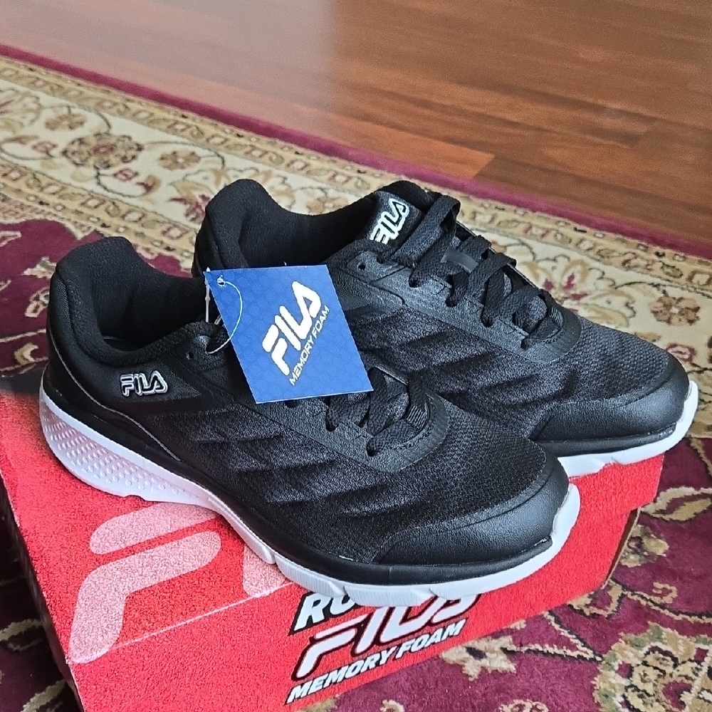 Fila Women’s Black Running Shoes – Size 10 (NIB)